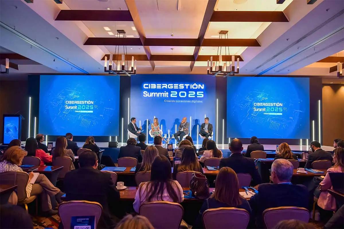 José Ángel Borbolla, Juan Camilo Osorio Villegas, Ramiro Conde y Paulina Prieto
